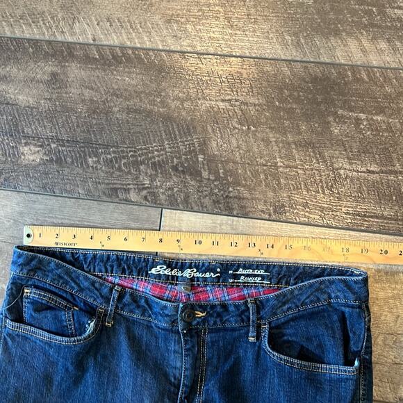 Eddie Bauer Relaxed Boyfriend Mid-Rise Straight Flannel Lined Plaid Jean Size 18 - Picture 4 of 9